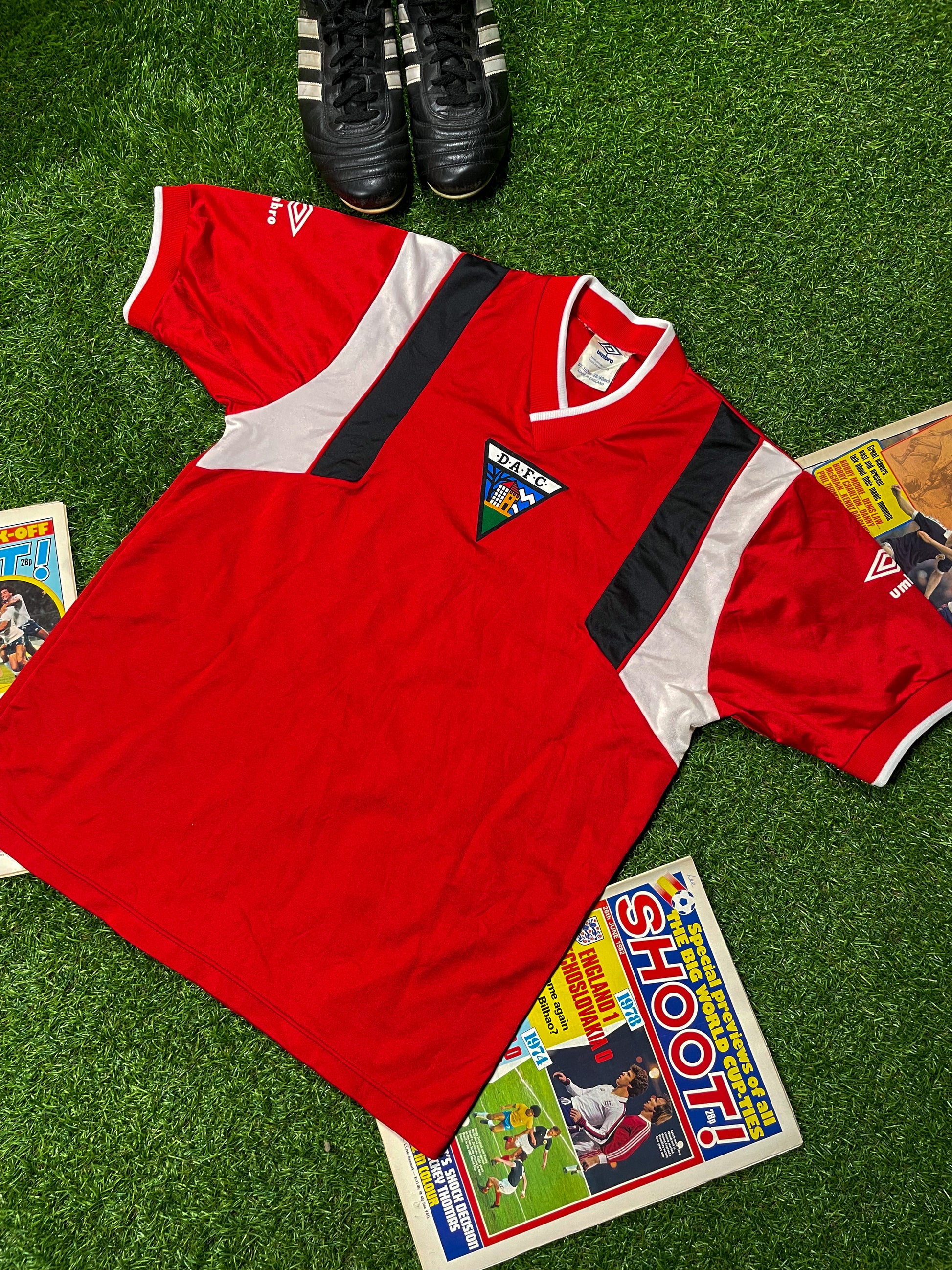 Mundial Style - The Nostalgic Old School Football Shop